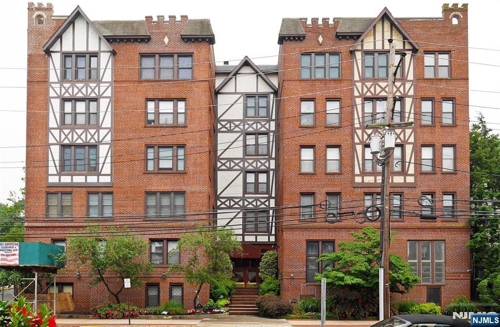 109 Grand Avenue 5F