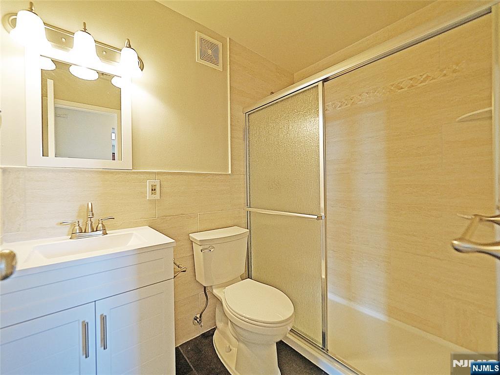 109 Grand Avenue 5F