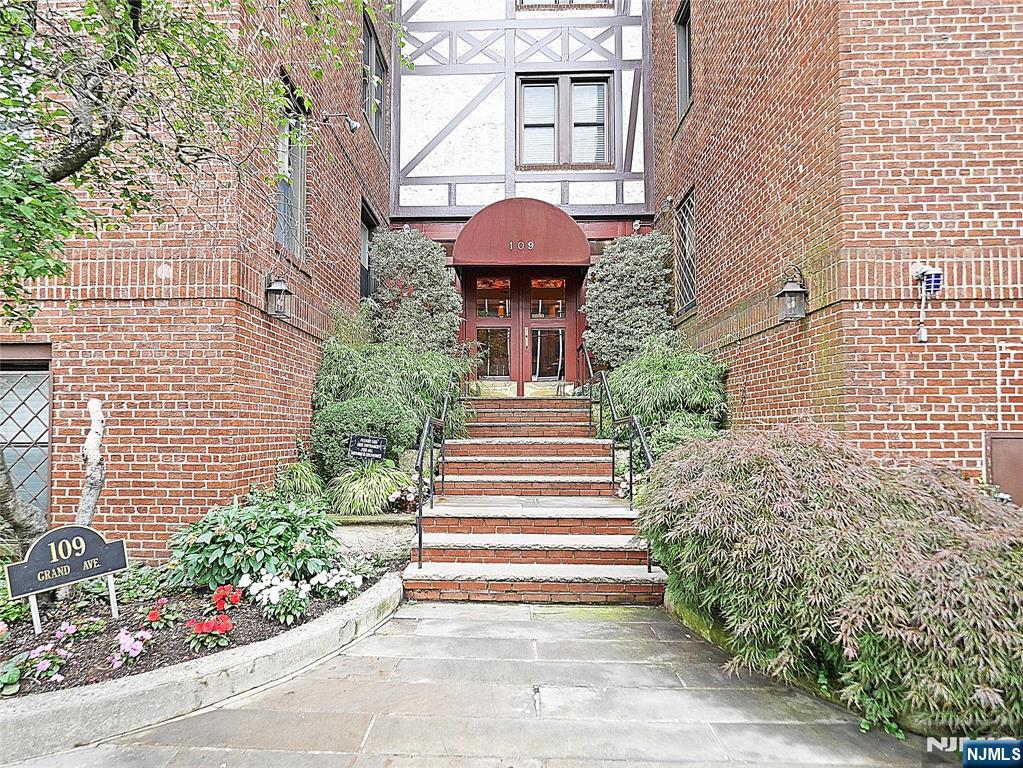 109 Grand Avenue 5F