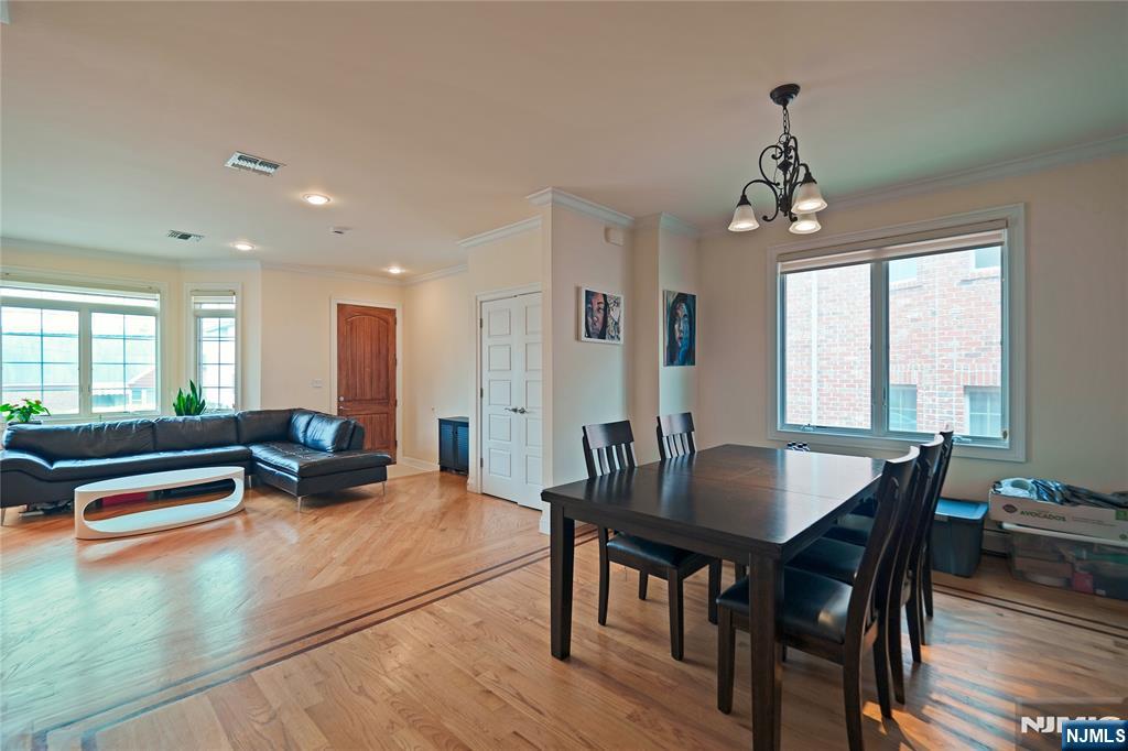 25 Edsall Avenue A