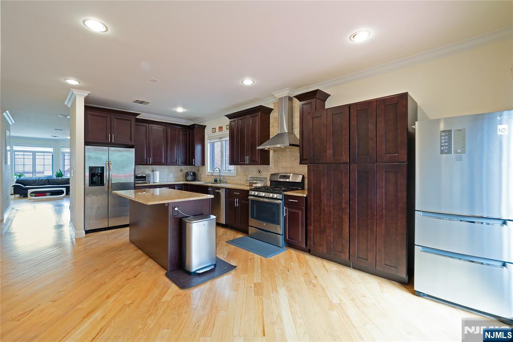 25 Edsall Avenue A