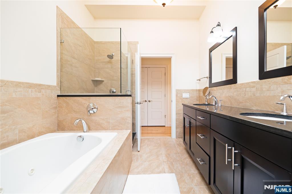 25 Edsall Avenue A