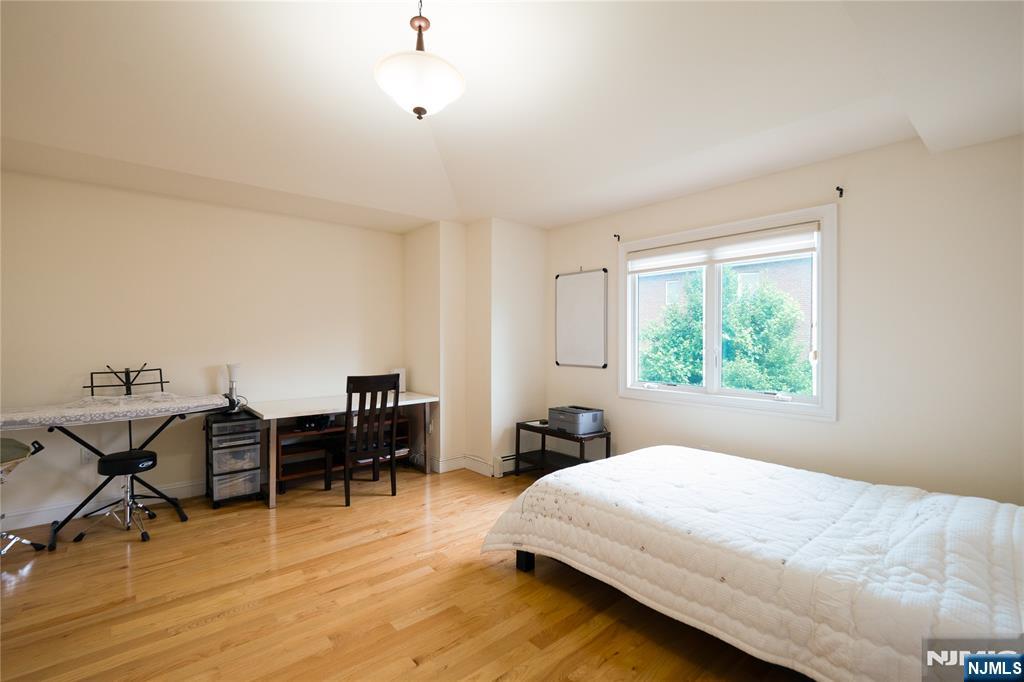 25 Edsall Avenue A