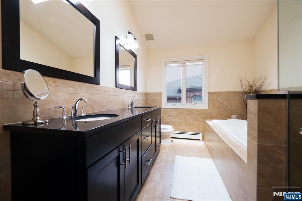 25 Edsall Avenue A