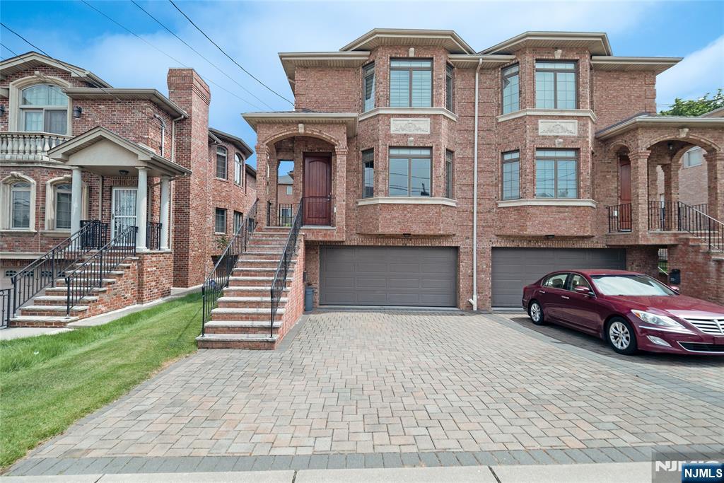 25 Edsall Avenue A