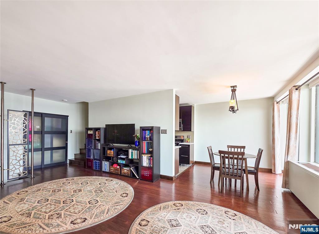 2 Horizon Road 1422