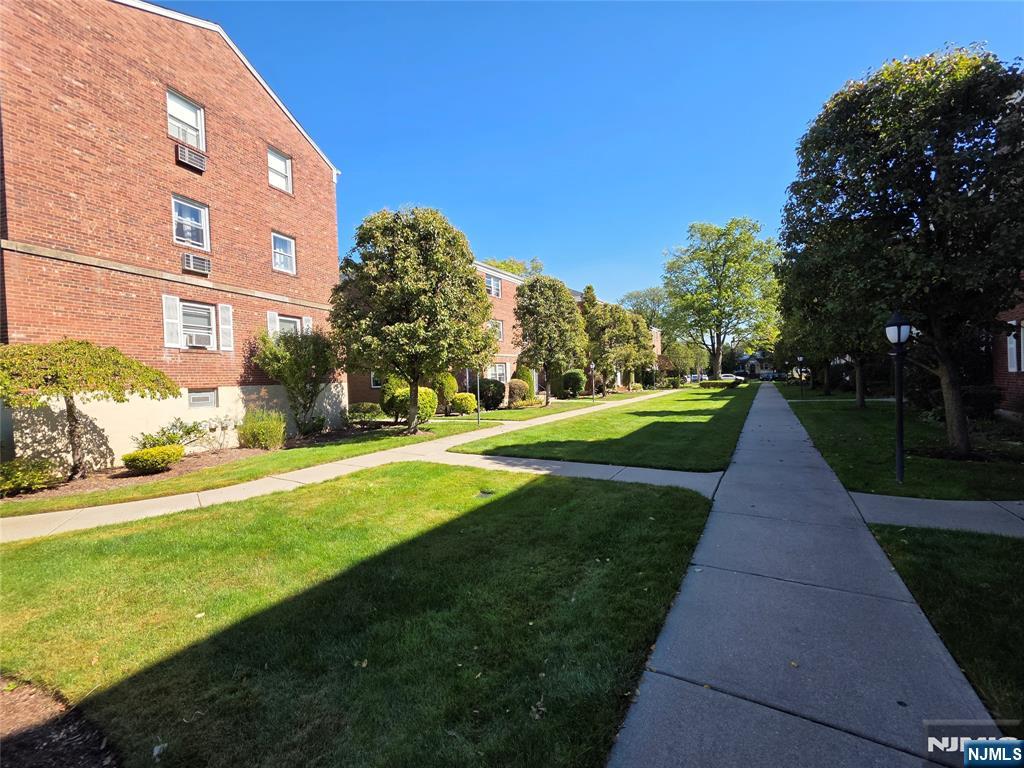 245 Johnson Avenue K1