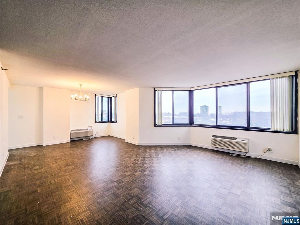1265 15th Street 8G