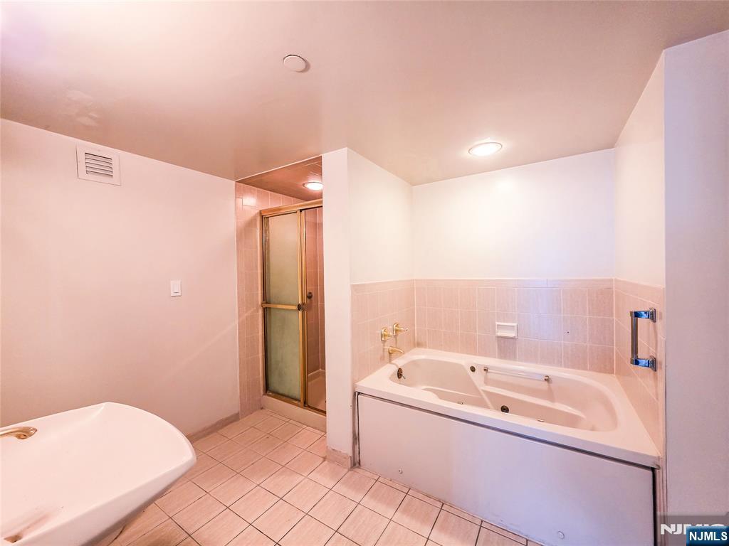 1265 15th Street 8G