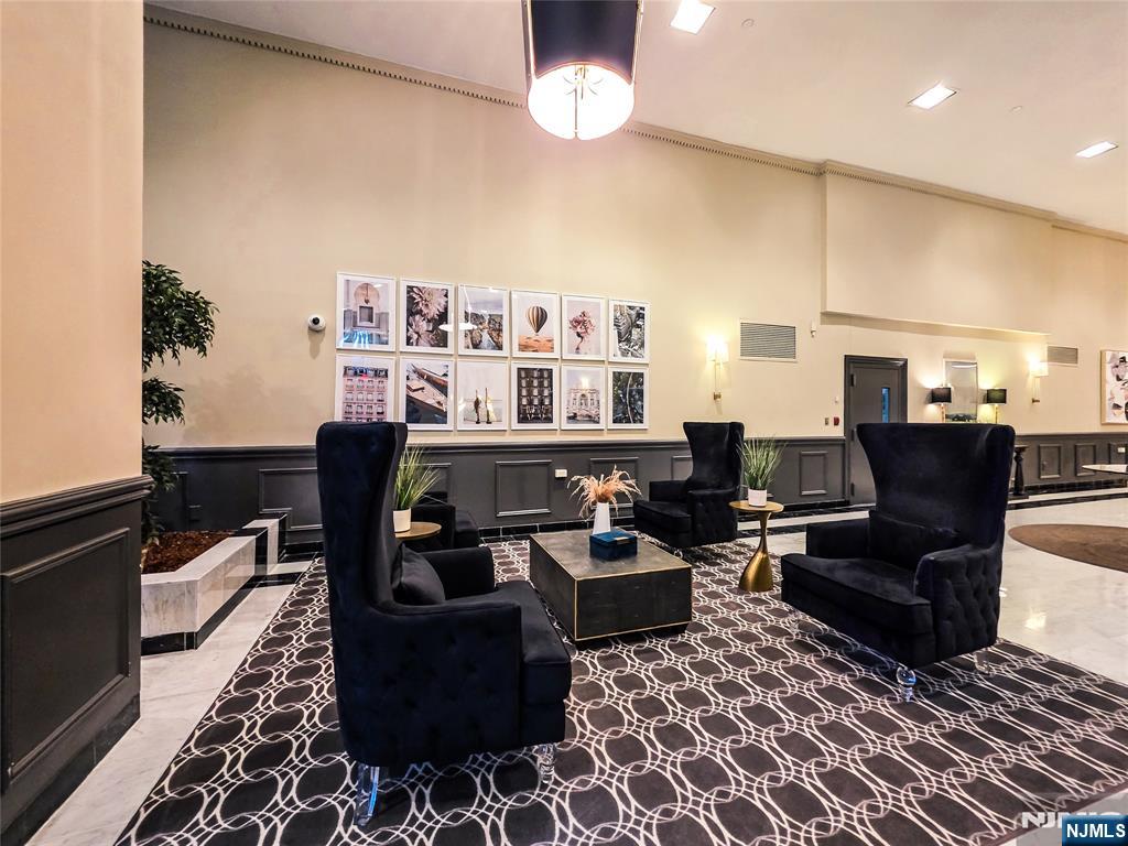 1265 15th Street 8G