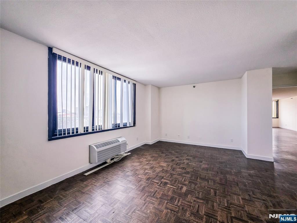 1265 15th Street 8G