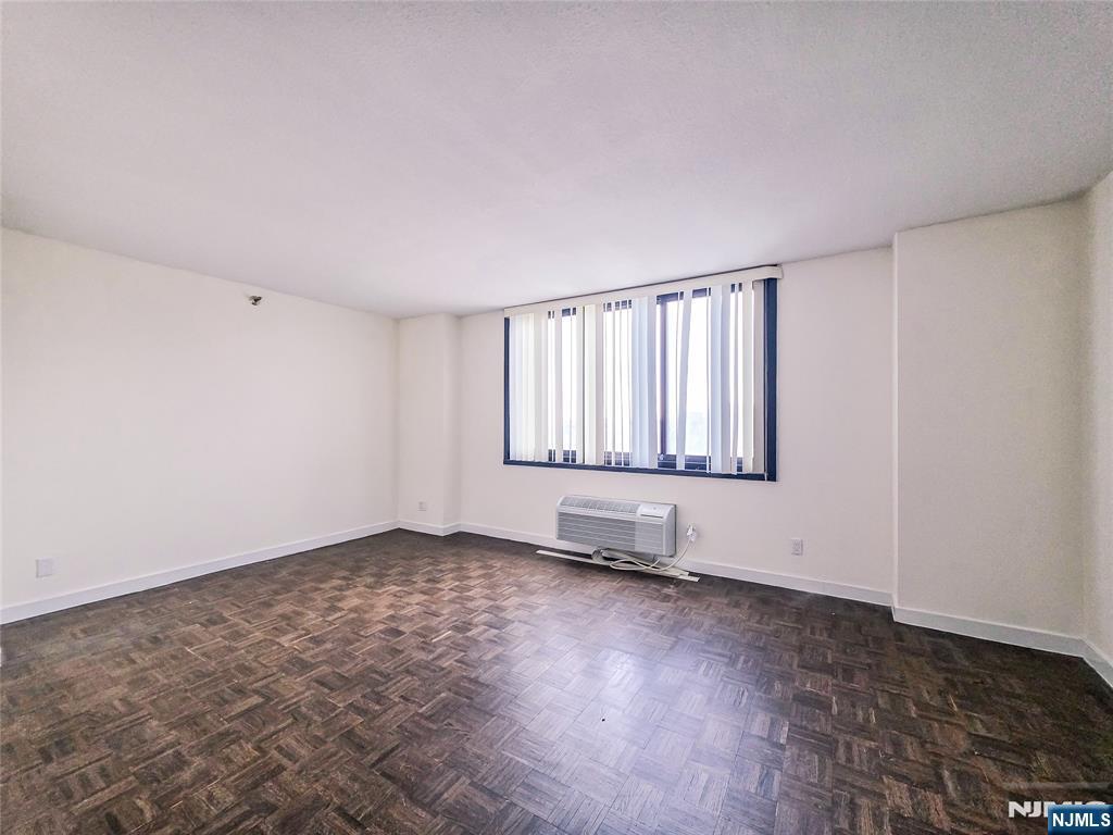 1265 15th Street 8G
