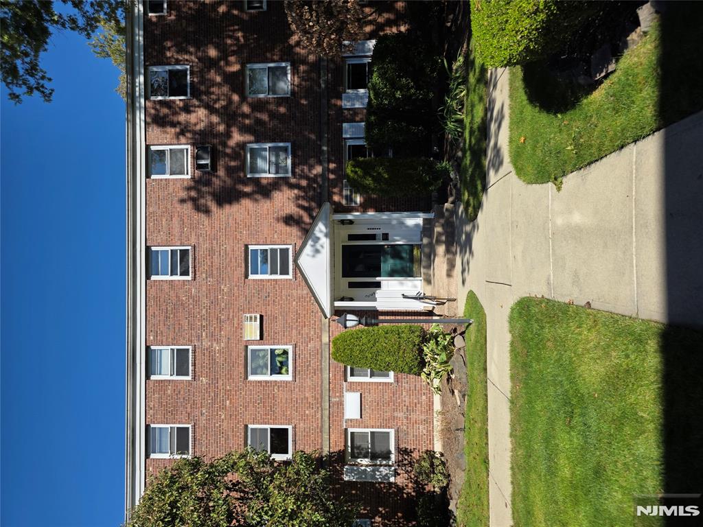 245 Johnson Avenue K1