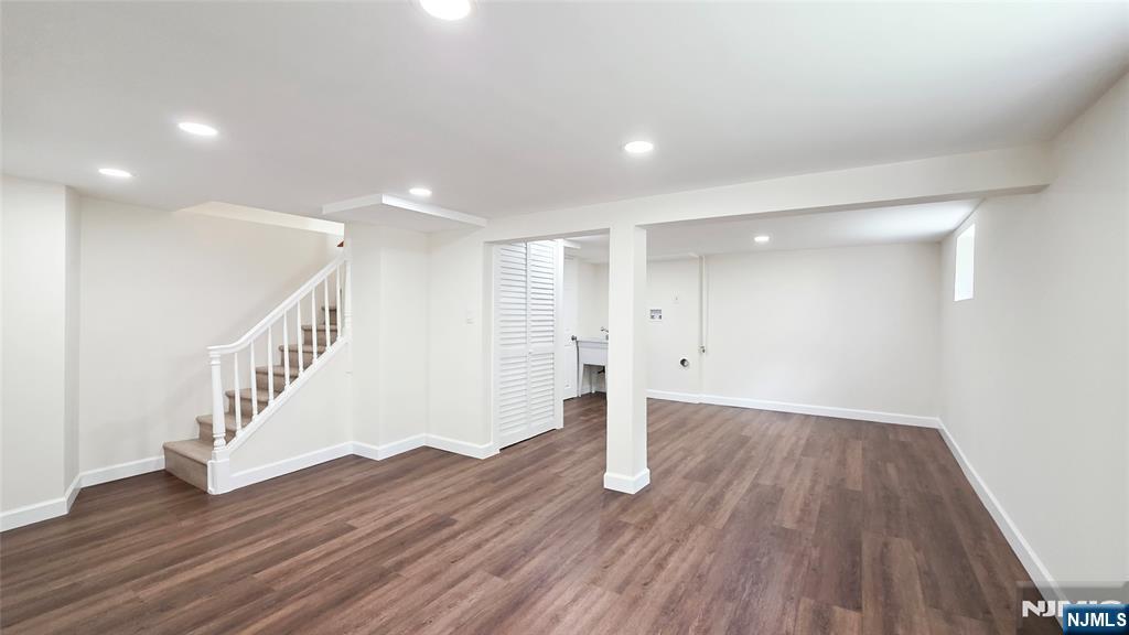 564 Maple Avenue
