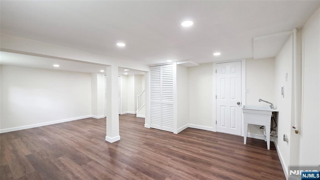 564 Maple Avenue