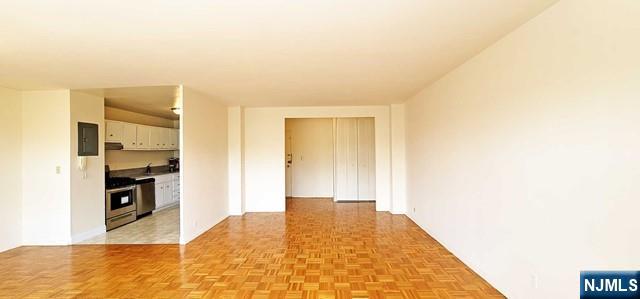 2348 Linwood Avenue 4M