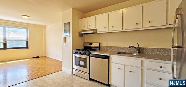 2348 Linwood Avenue 4M