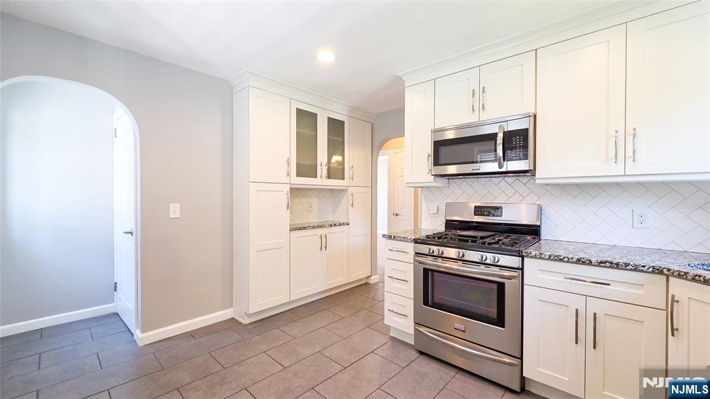 231 Linden Place