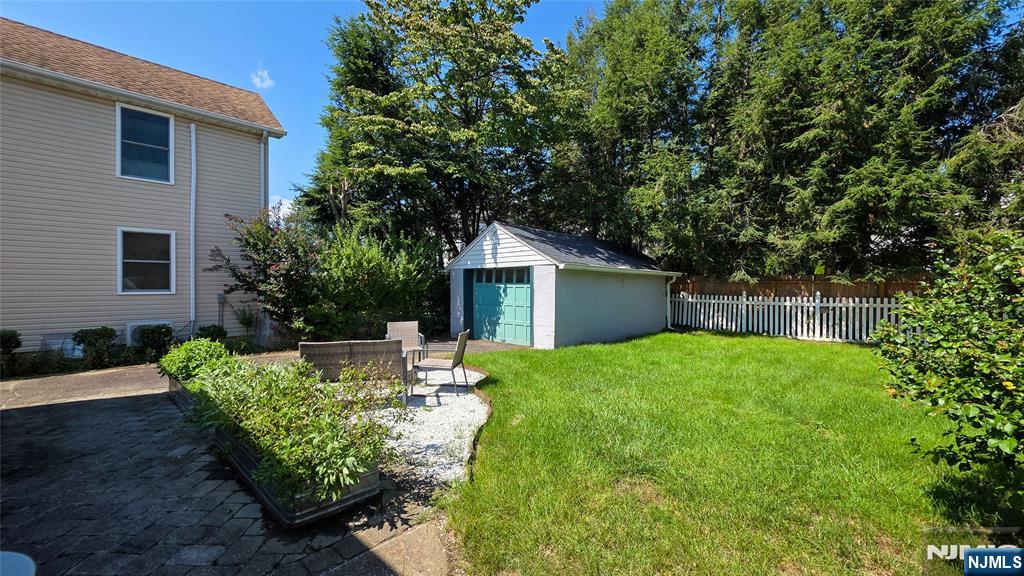 231 Linden Place