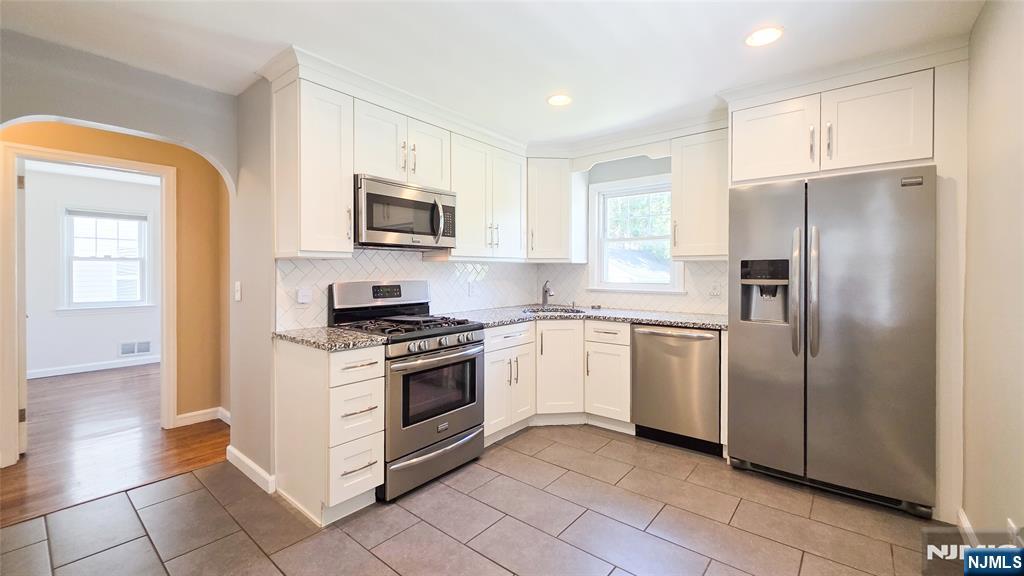 231 Linden Place
