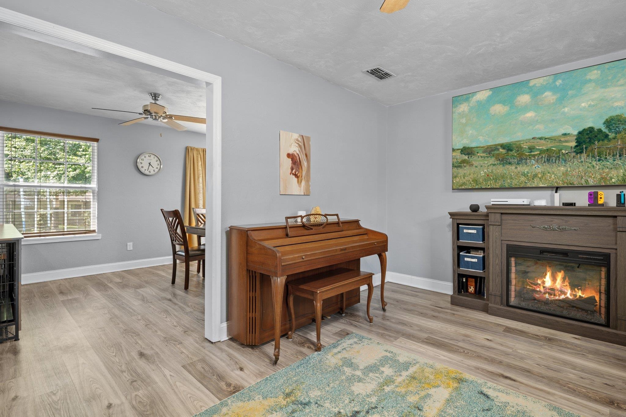 6812 Hill Gail Trl