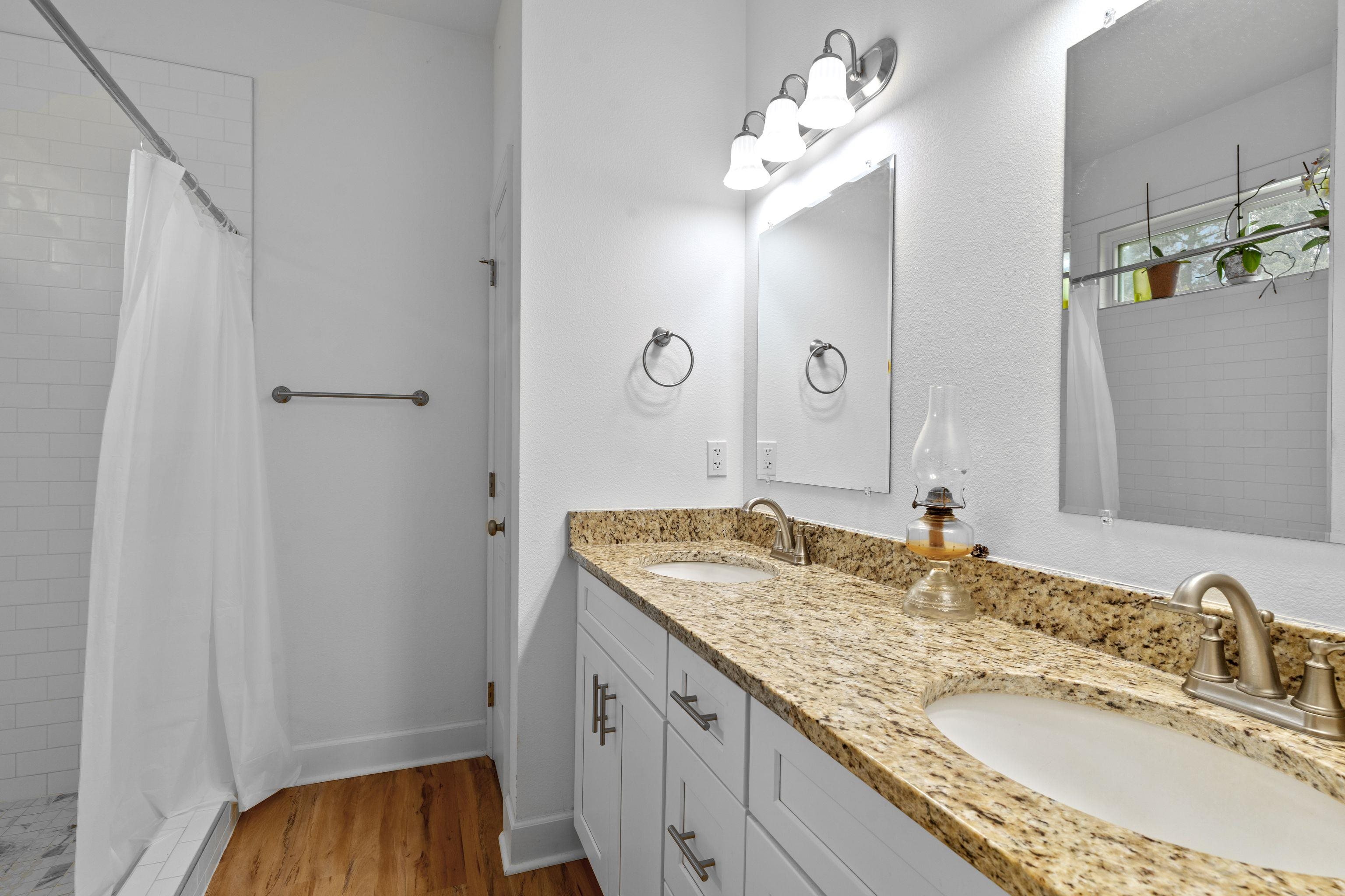 1530 Sweetbay Court