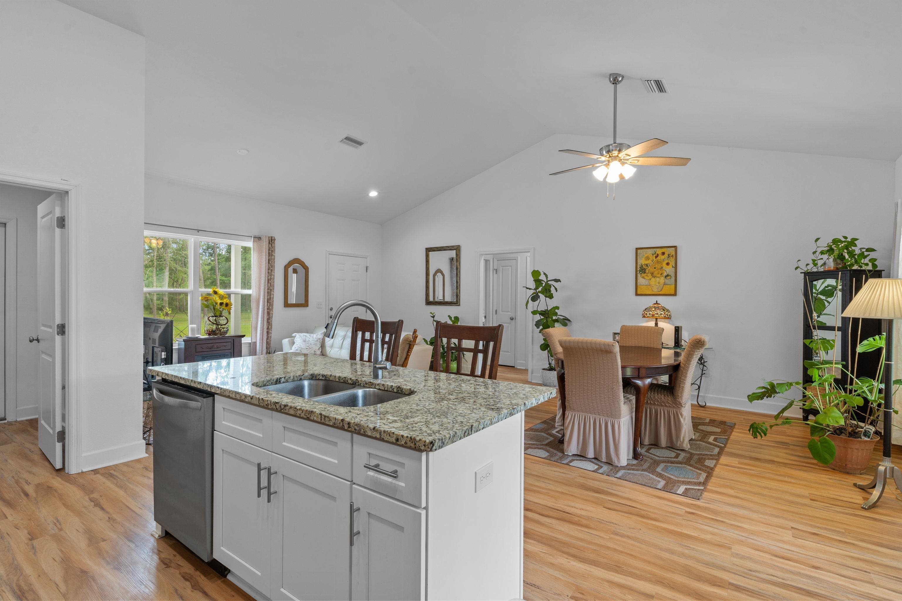 1530 Sweetbay Court