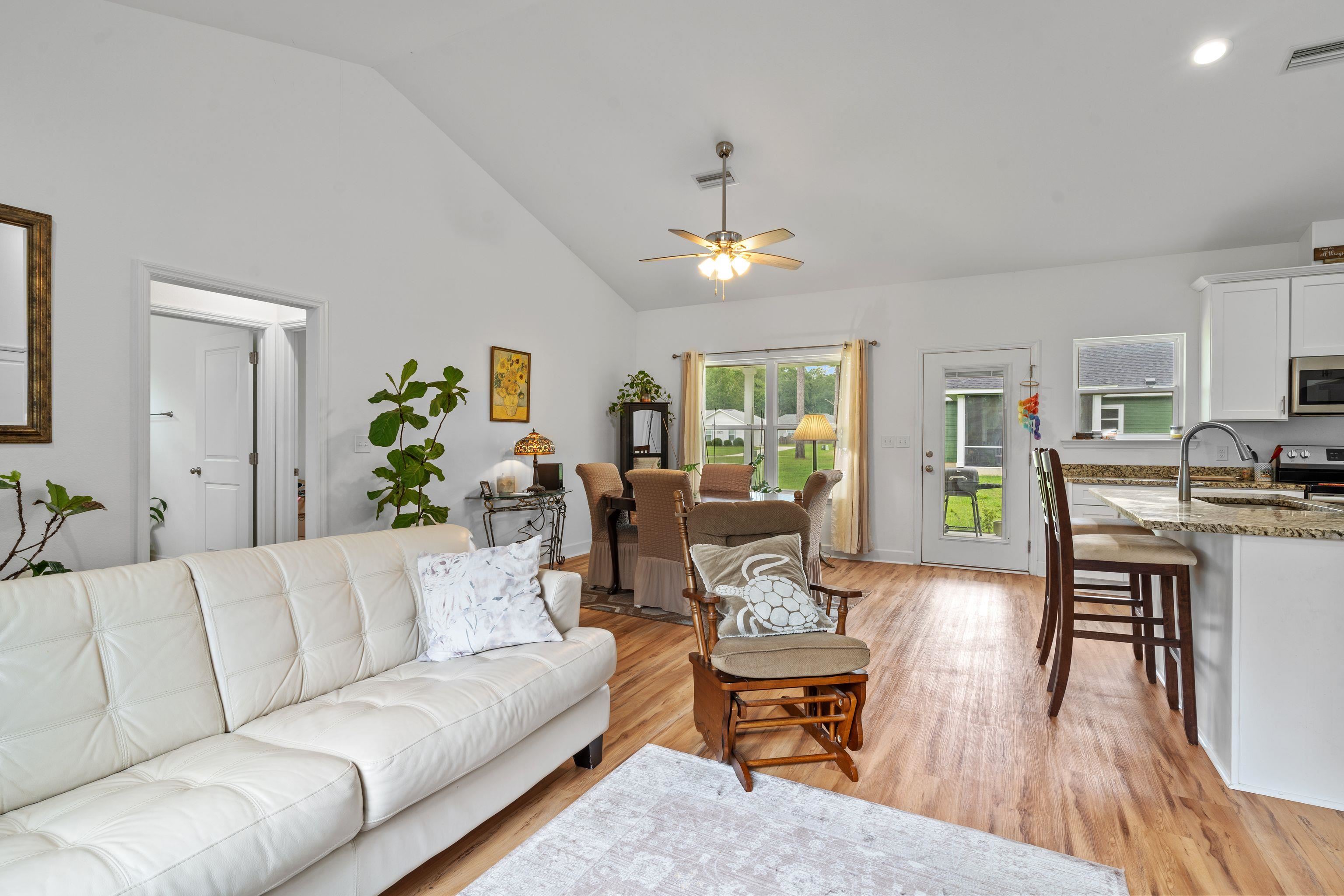 1530 Sweetbay Court