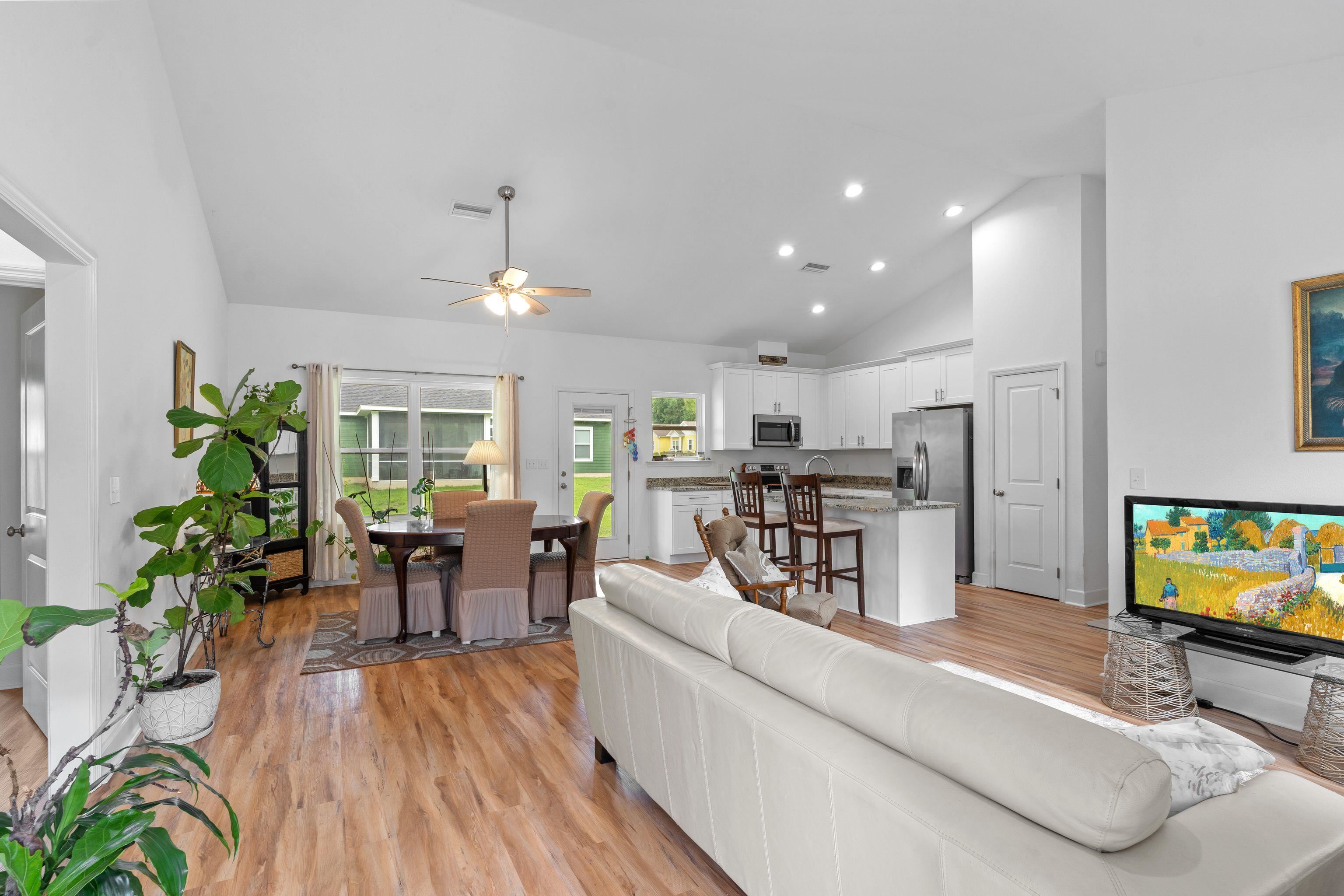 1530 Sweetbay Court