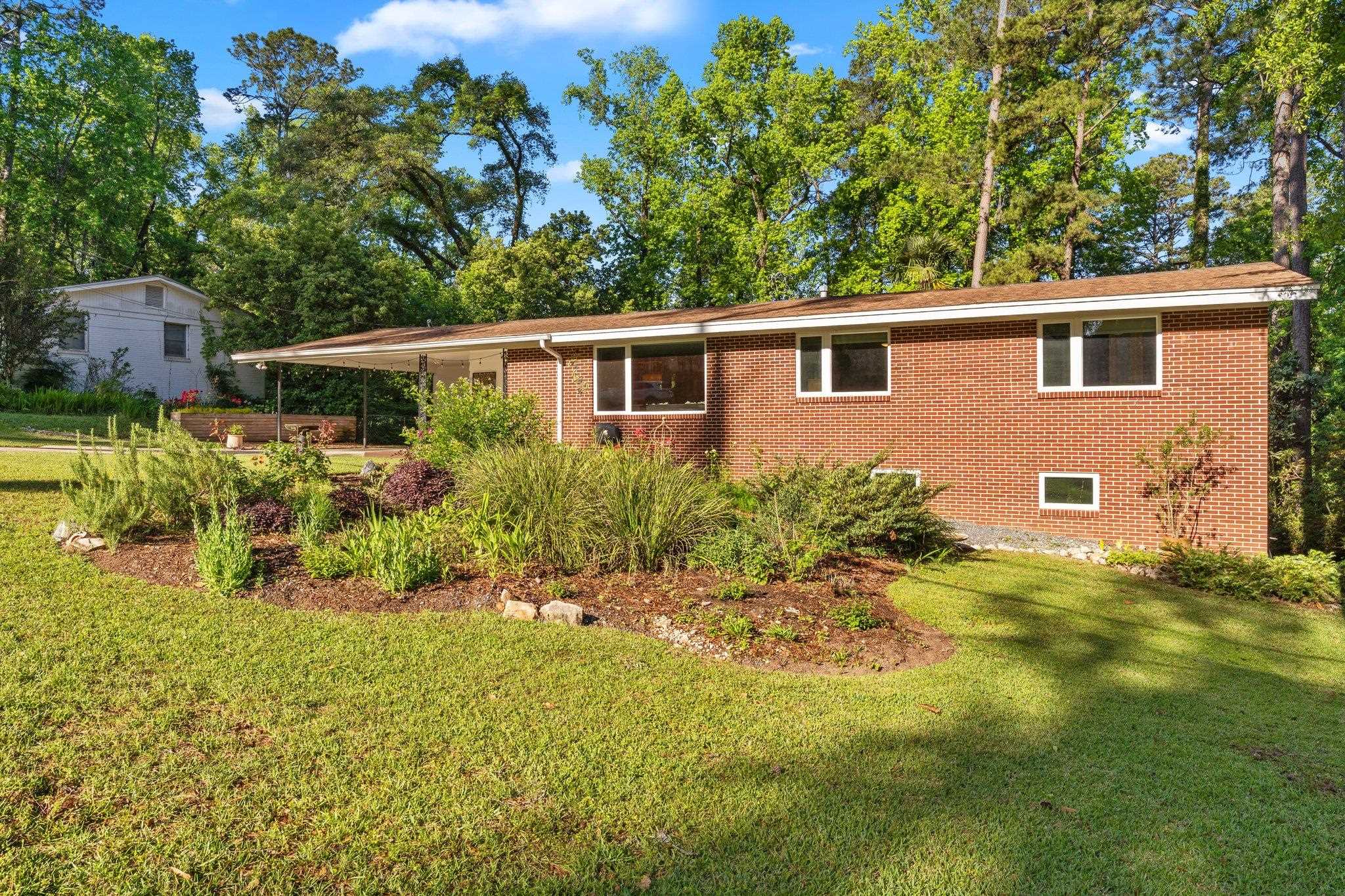 1906 Skyland Drive