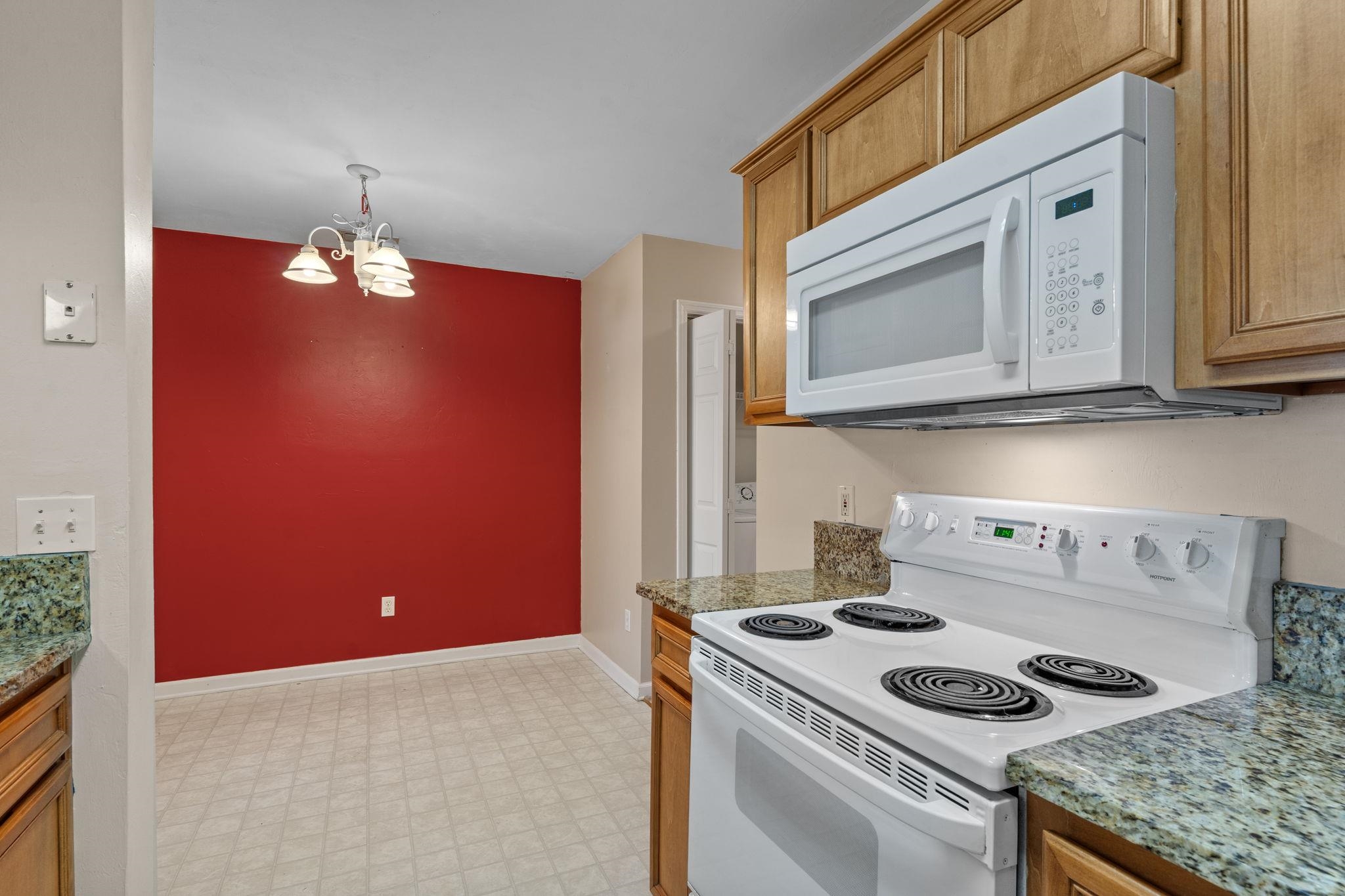 2525 Hartsfield Road Unit: 18