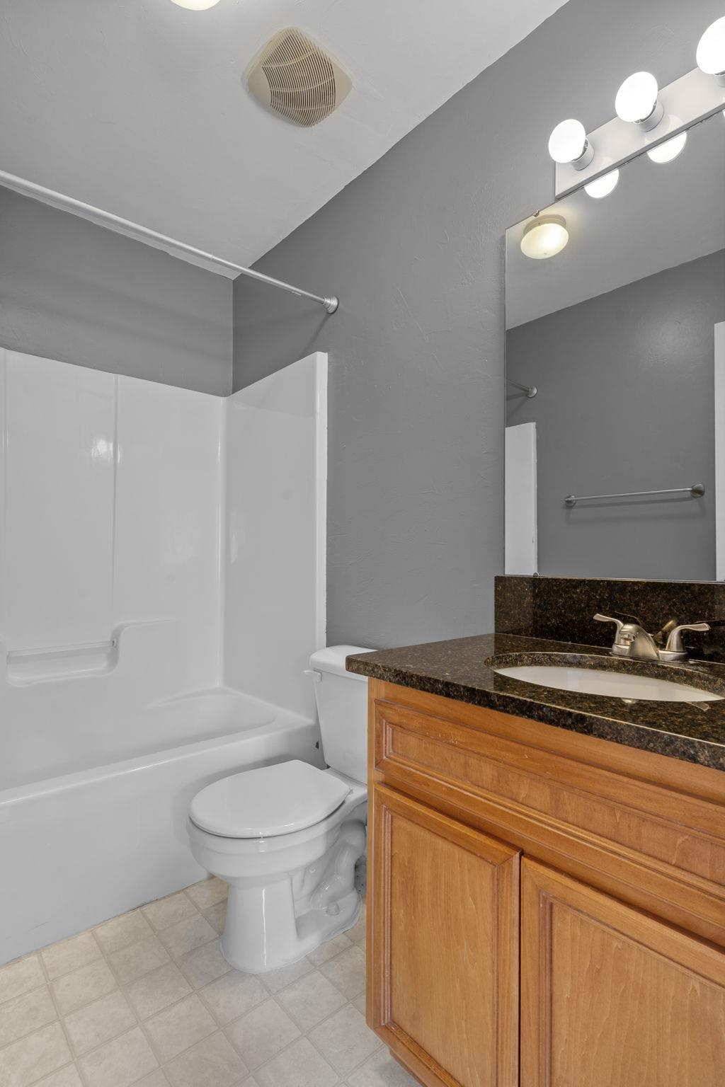 2525 Hartsfield Road Unit: 18