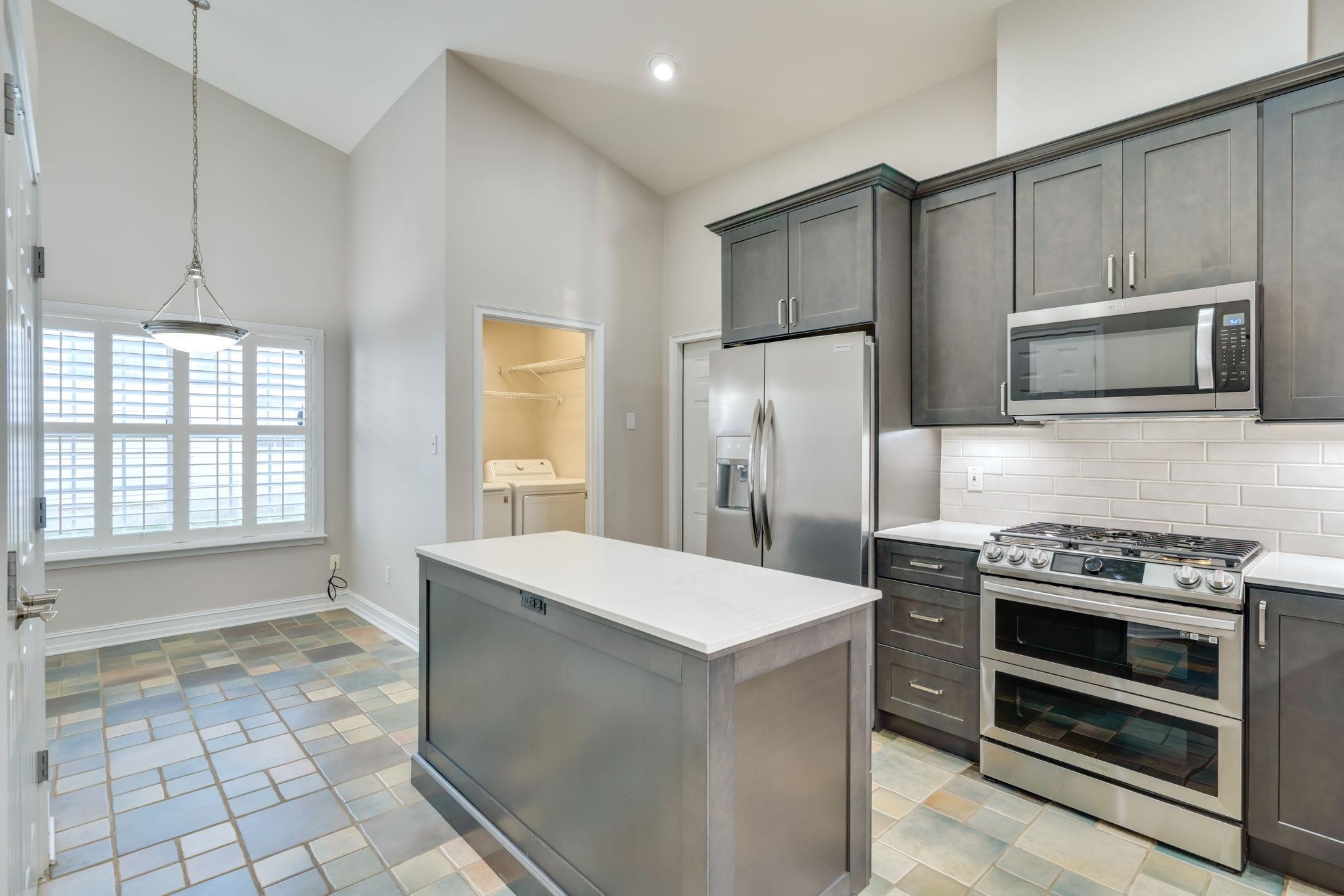 4886 Heritage Park Boulevard