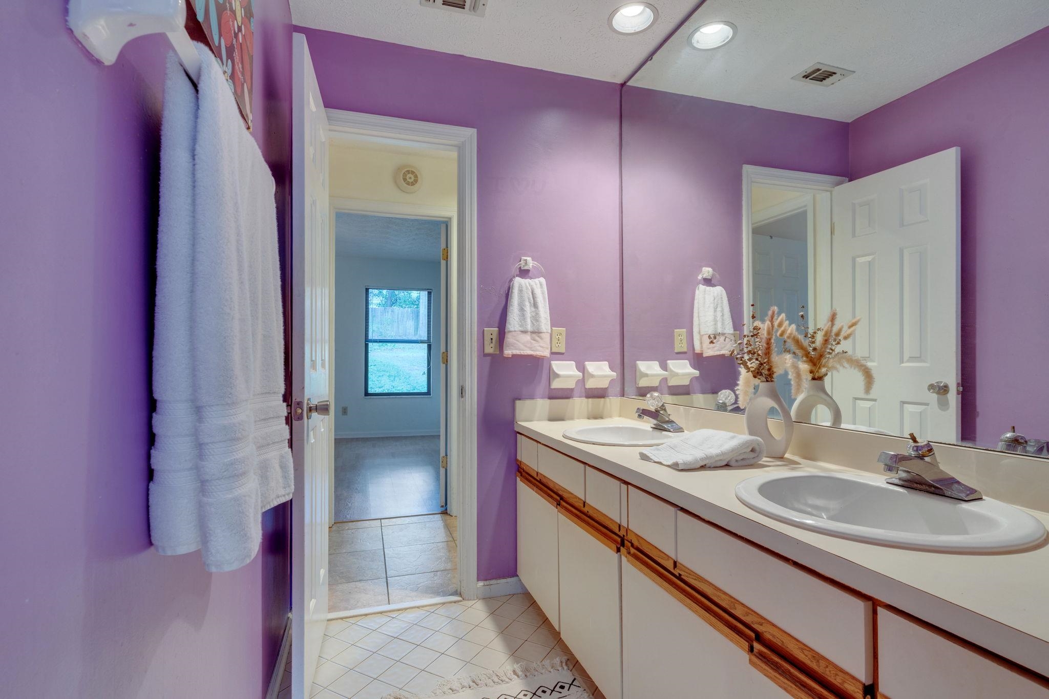 3909 Royal Oaks Drive