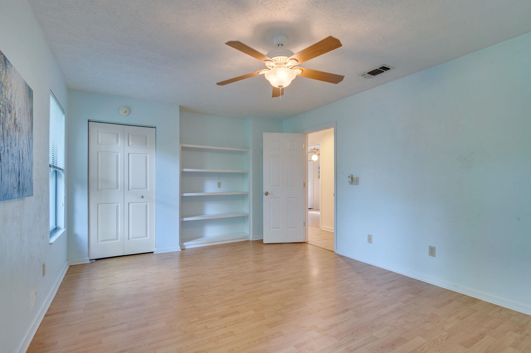 3909 Royal Oaks Drive
