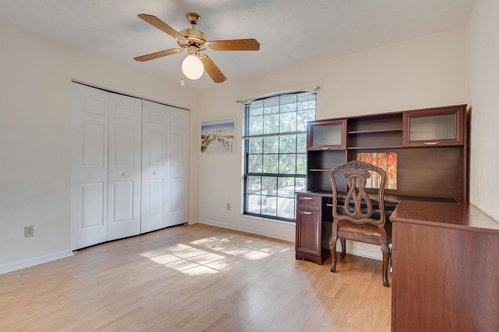 3909 Royal Oaks Drive