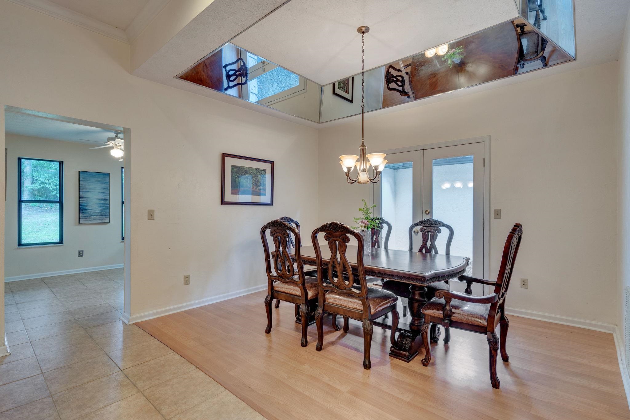 3909 Royal Oaks Drive