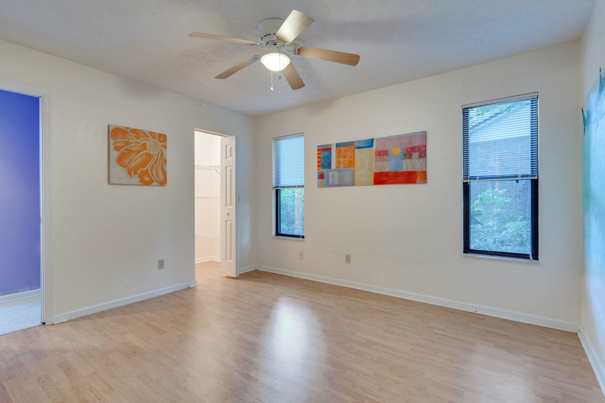 3909 Royal Oaks Drive