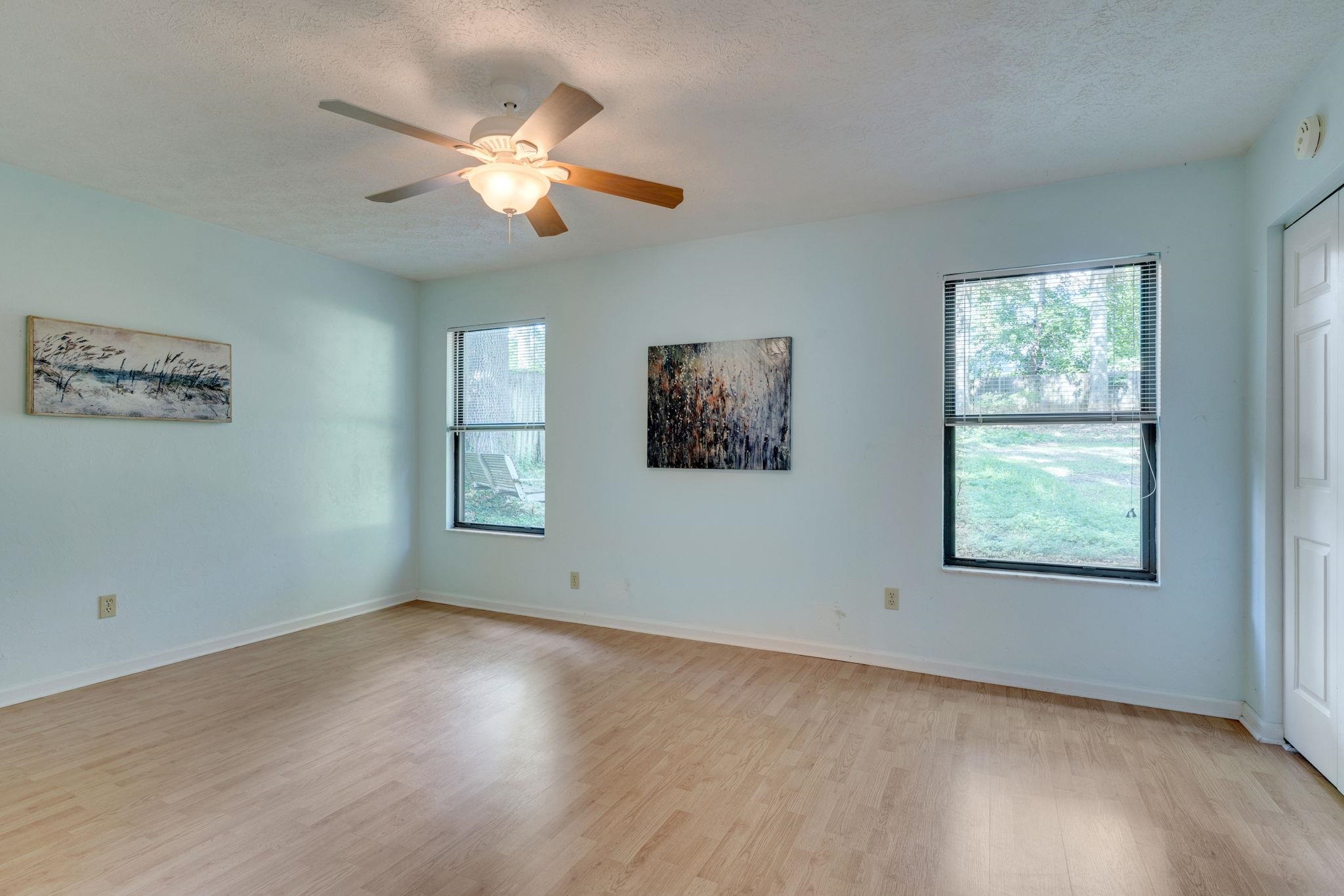 3909 Royal Oaks Drive