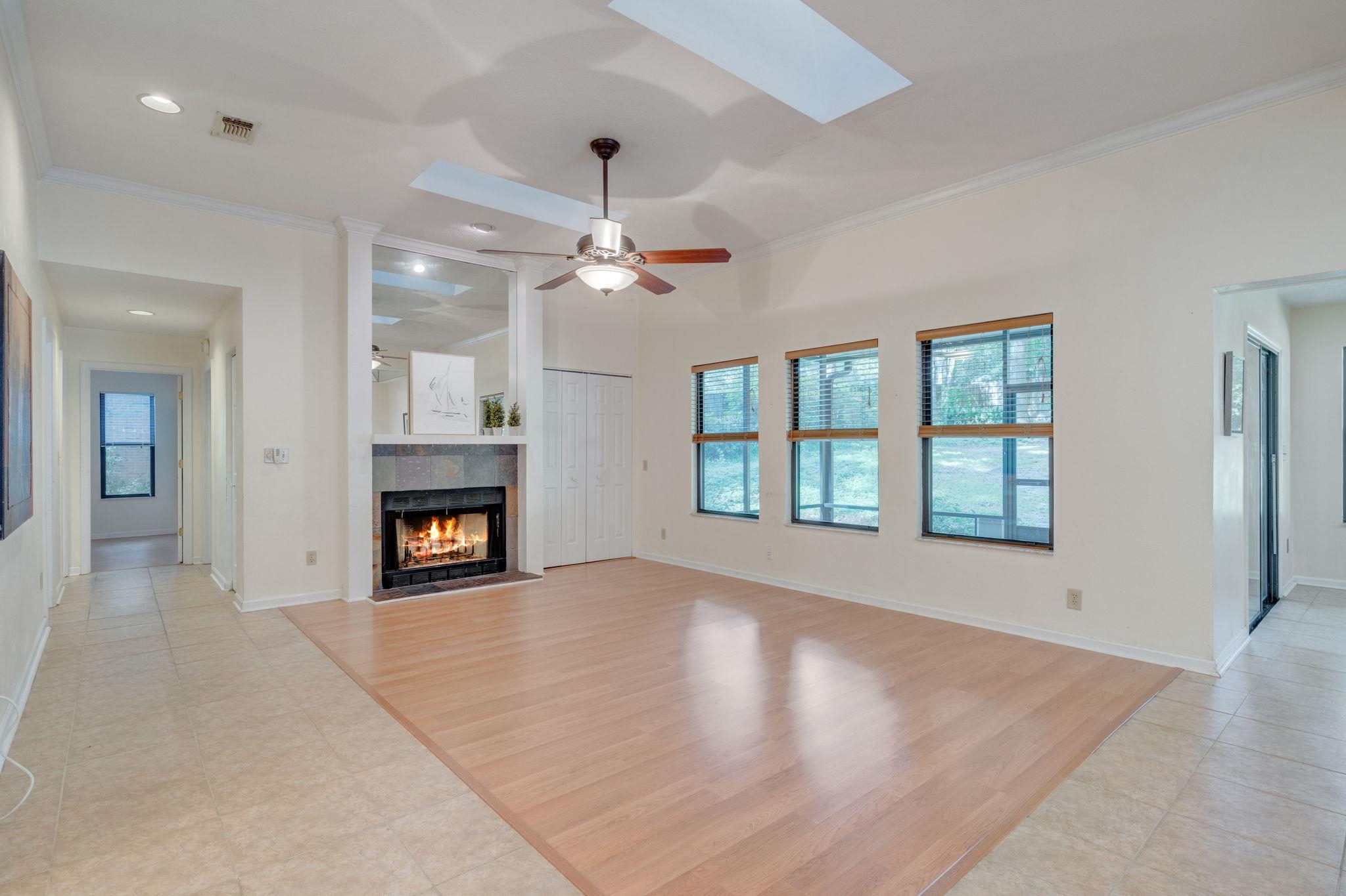 3909 Royal Oaks Drive