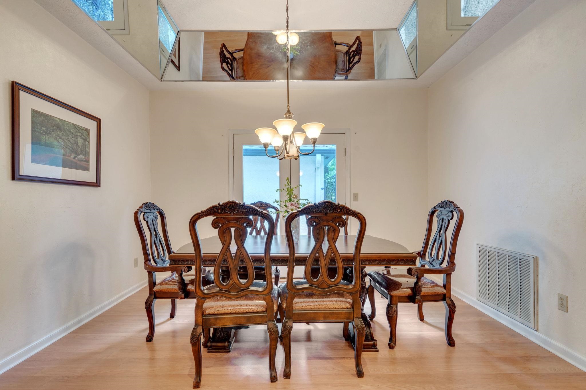 3909 Royal Oaks Drive