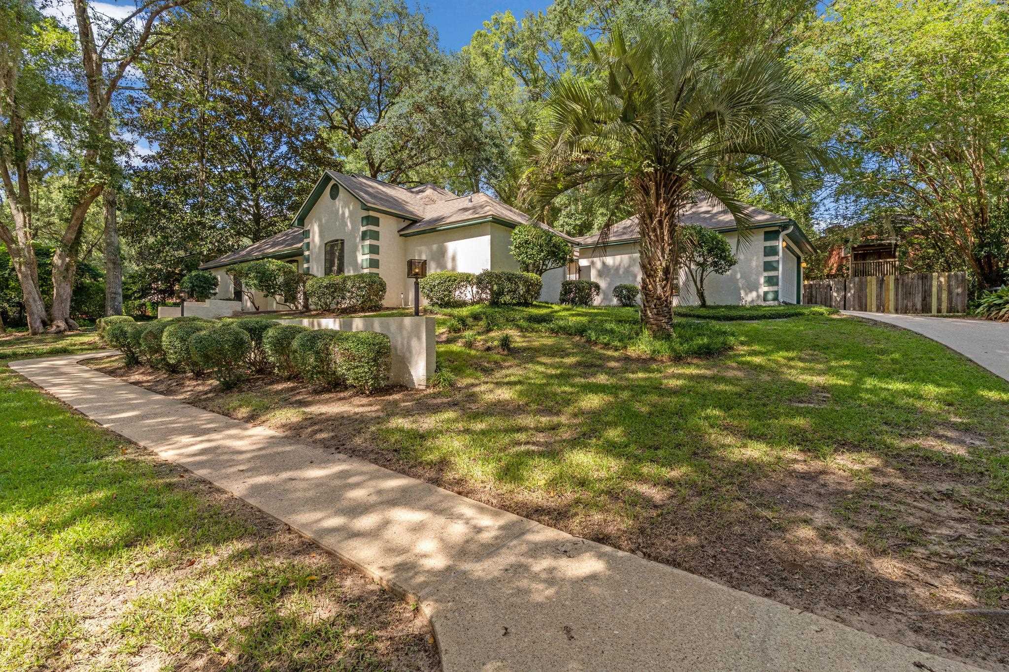 3909 Royal Oaks Drive