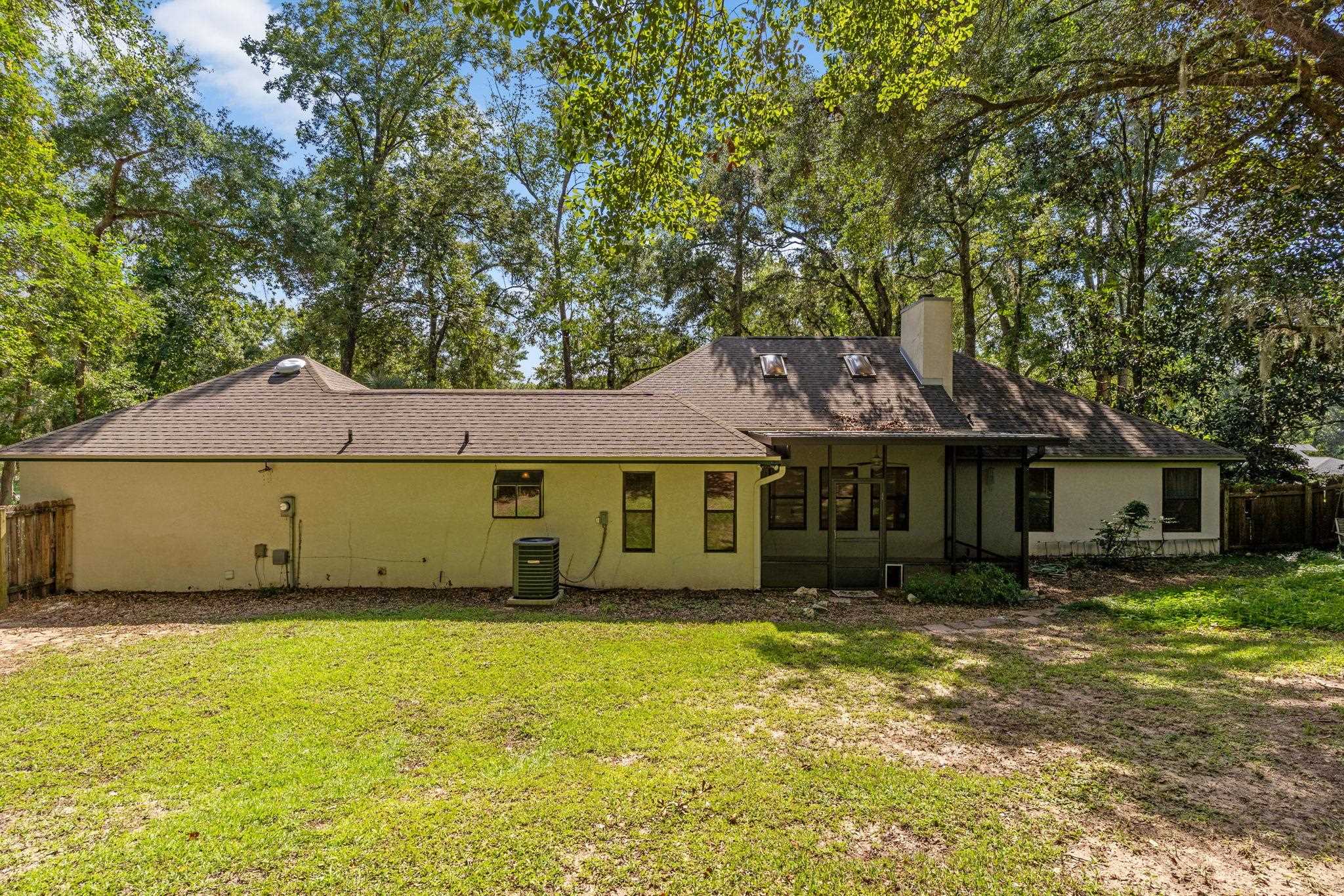 3909 Royal Oaks Drive