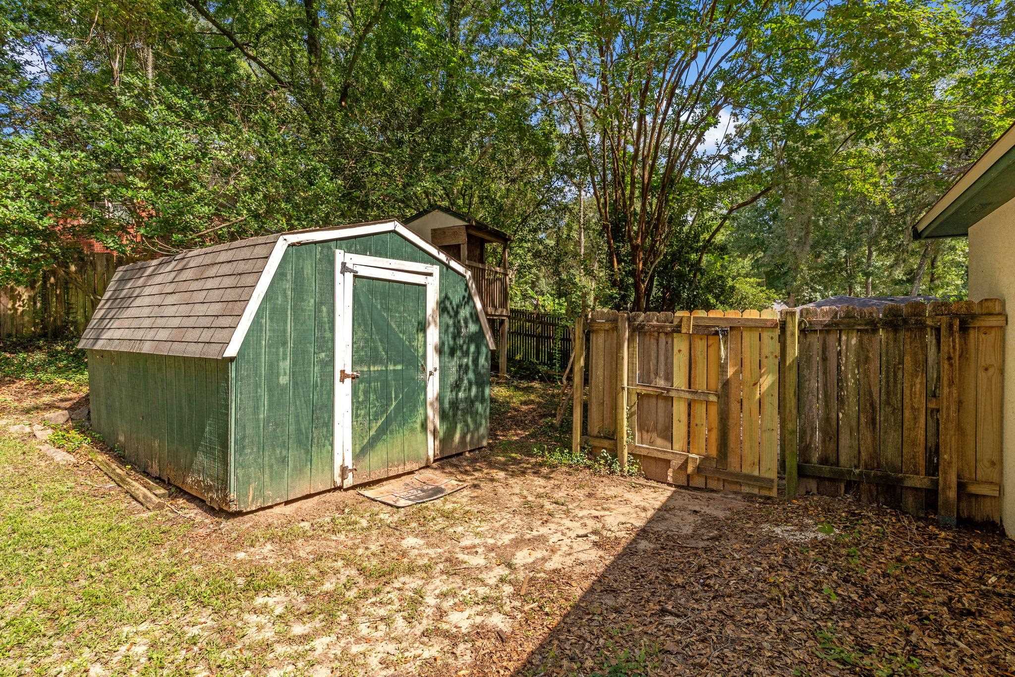 3909 Royal Oaks Drive