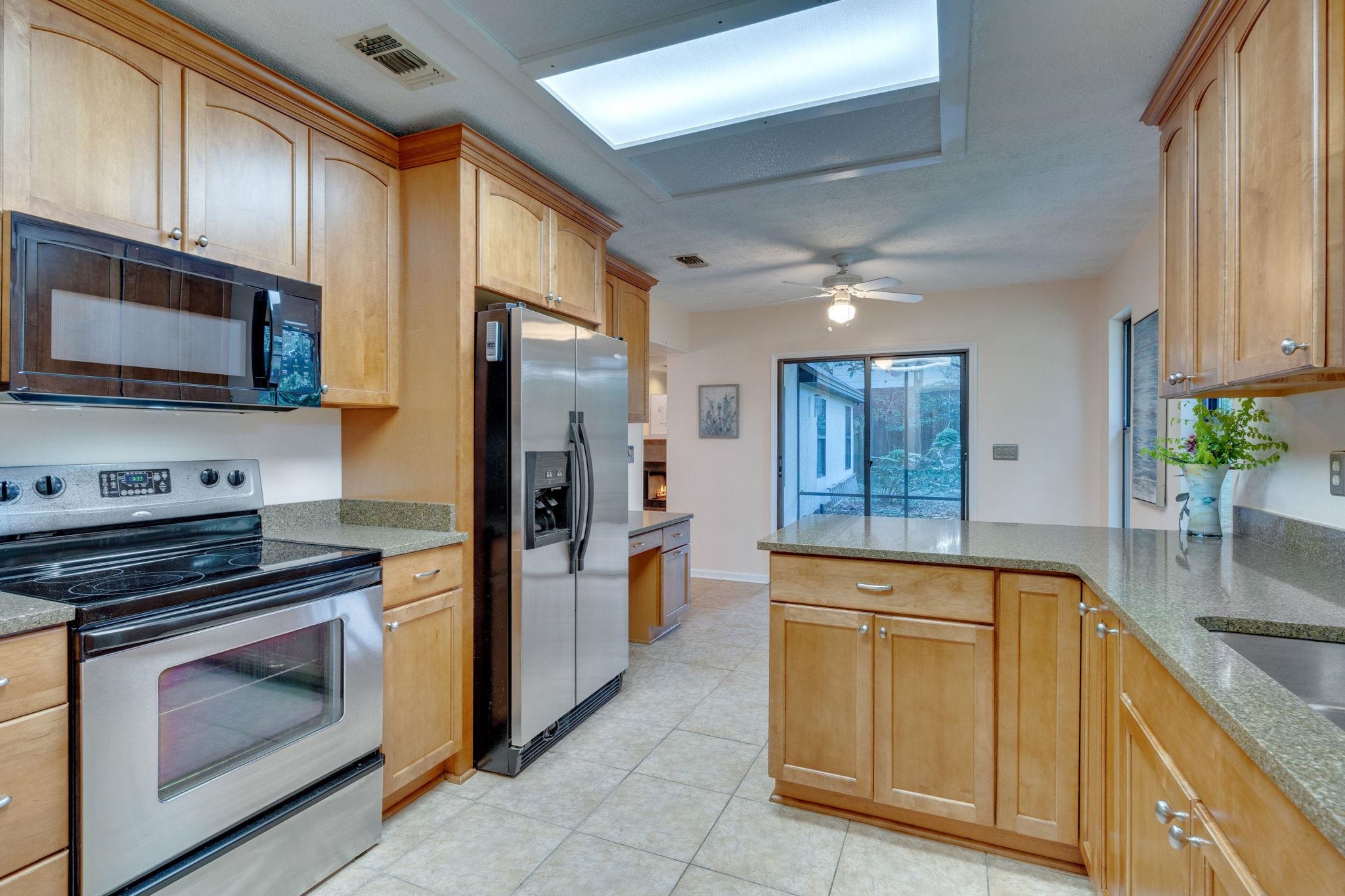 3909 Royal Oaks Drive