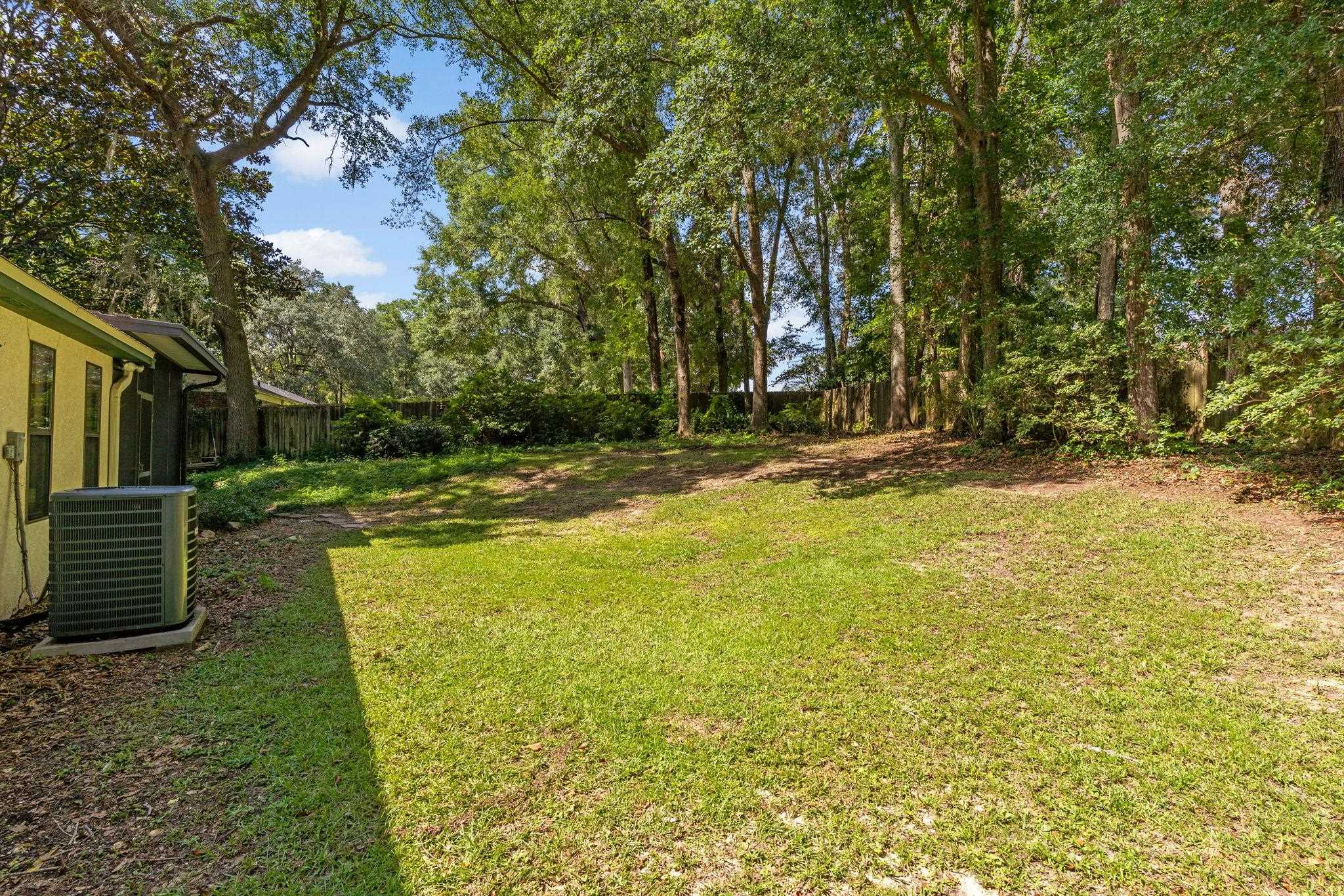 3909 Royal Oaks Drive