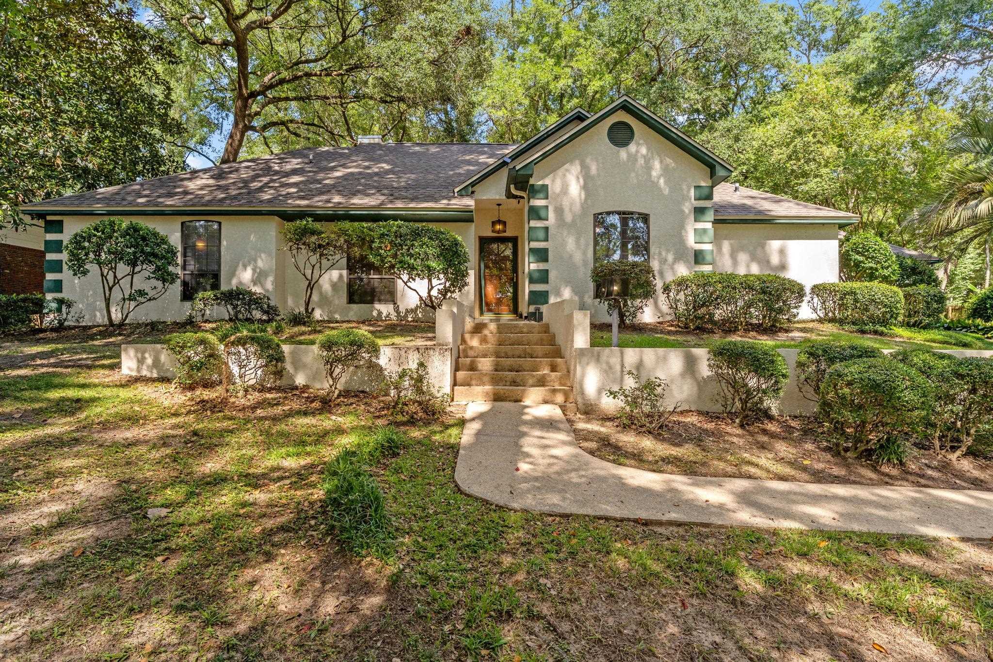 3909 Royal Oaks Drive