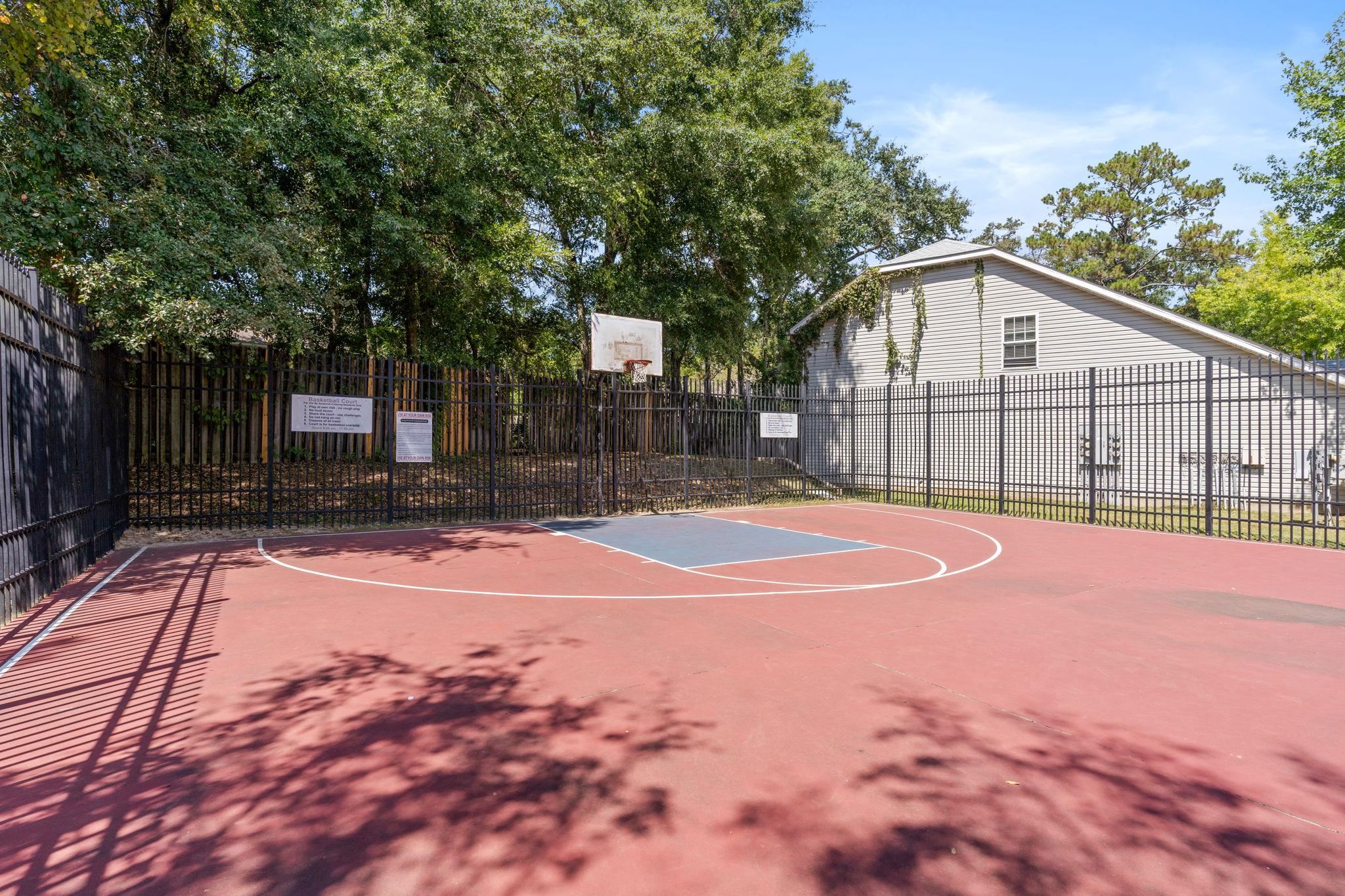 2738 W Tharpe Street Unit: 2306