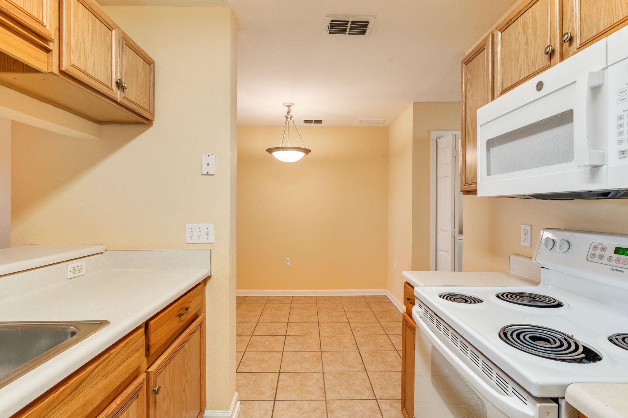 2738 W Tharpe Street Unit: 2306