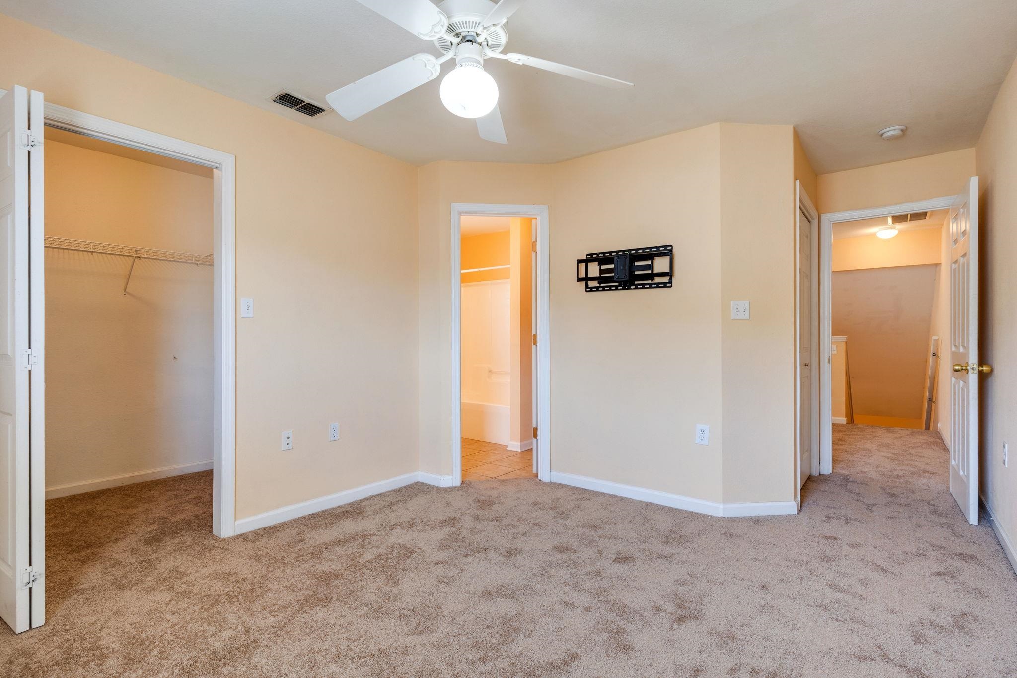 2738 W Tharpe Street Unit: 2306